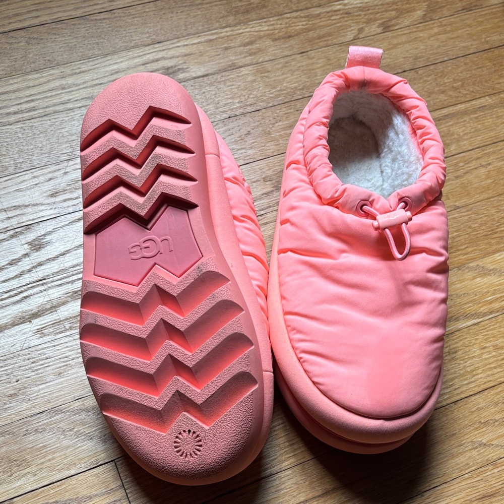 UGG Women's Platform Shoes in Coral Pink, Size 9 - Picture 3 of 5
